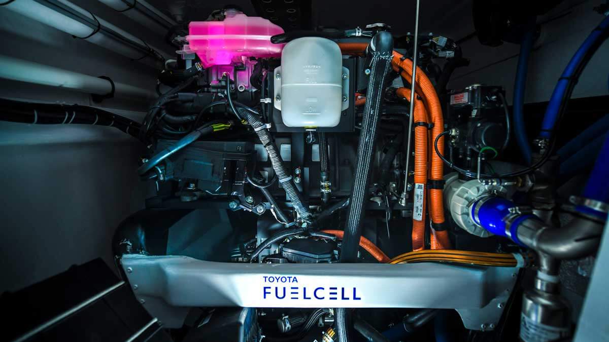 “世界第一”太陽能氫燃料雙體船駛向清潔的未來