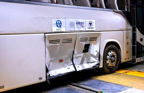 歐輝氫燃料客車通過國內首次碰撞試驗，“護奧”實力贏得了央視的贊許！.jpg