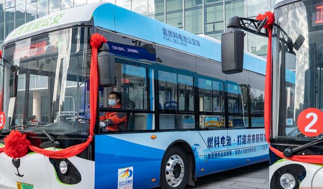 建設“川南氫港”,內江開通了西部第一條氫燃料電池重卡示范線.jpg 建設“川南氫港”,內江開通了西部第一條氫燃料電池重卡示范線.jpg