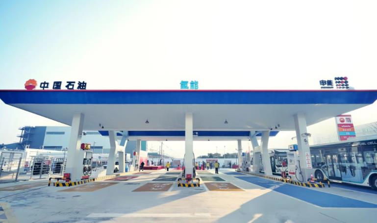 建設(shè)國(guó)際氫能谷！上海臨港新片區(qū)平霄路油氫合建站正式投運(yùn).jpg