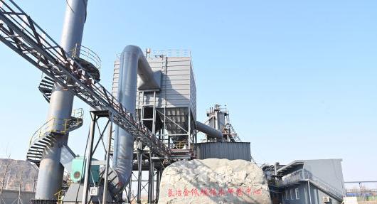 圖為高爐富氫冶煉技術(shù)開發(fā)試驗項目現(xiàn)場。 牛春富 攝.jpg