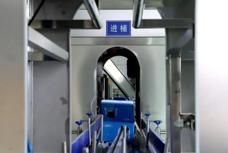 年產(chǎn)50萬(wàn)桶純凈水150萬(wàn)袋富氫水建設(shè)項(xiàng)目正在和碩加緊建設(shè)中.jpg 年產(chǎn)50萬(wàn)桶純凈水150萬(wàn)袋富氫水建設(shè)項(xiàng)目正在和碩加緊建設(shè)中.jpg