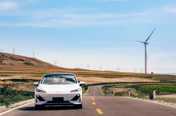 長安深藍SL03上市16.89萬起售，氫電版69.99萬元！