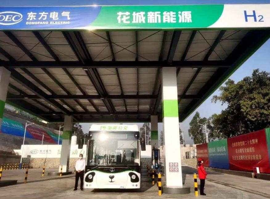 氫能公交車上線！攀枝花市首批10輛氫能公交車投運.jpg