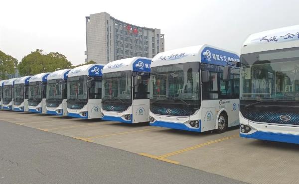 80kW燃料電池發動機，鋒源氫能助力平湖氫能公交示范投運！.jpg